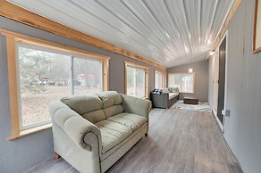 Scenic 'evan's Hideaway' Steps to Lake Huron!