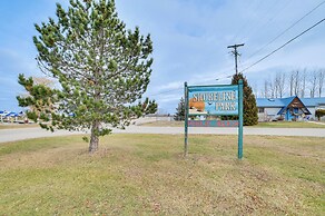 Scenic 'evan's Hideaway' Steps to Lake Huron!