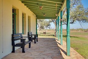 Secluded Ranch w/ Courtyard ~ 4 Mi to Odessa!