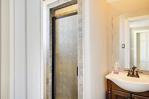 Secluded Ranch w/ Courtyard ~ 4 Mi to Odessa!