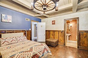 Secluded Ranch w/ Courtyard ~ 4 Mi to Odessa!