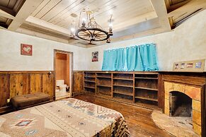 Secluded Ranch w/ Courtyard ~ 4 Mi to Odessa!