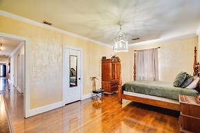 Secluded Ranch w/ Courtyard ~ 4 Mi to Odessa!