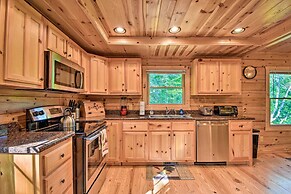 Secluded Cabin w/ Deck 13 Miles to Downtown Murphy