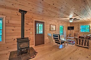 Secluded Cabin w/ Deck 13 Miles to Downtown Murphy