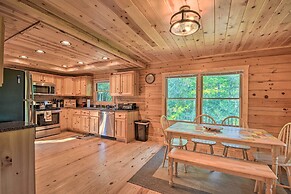 Secluded Cabin w/ Deck 13 Miles to Downtown Murphy