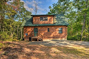 Secluded Cabin w/ Deck 13 Miles to Downtown Murphy