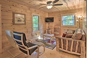 Secluded Cabin w/ Deck 13 Miles to Downtown Murphy