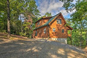 Secluded Cabin w/ Deck 13 Miles to Downtown Murphy