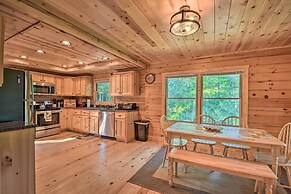 Secluded Cabin w/ Deck 13 Miles to Downtown Murphy