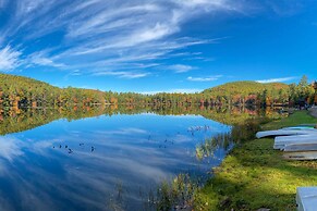 Adirondack Oasis: Private Lake, Sauna, & Fire Pit