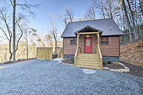 Scenic Cabin w/ Hot Tub - 15 Mins to Bryson City!