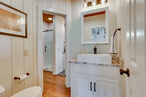 Spacious Alabama Retreat - Deck, Grill & Fire Pit!