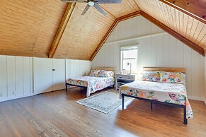 Spacious Alabama Retreat - Deck, Grill & Fire Pit!