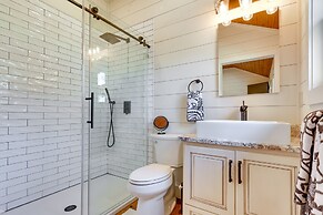 Spacious Alabama Retreat - Deck, Grill & Fire Pit!