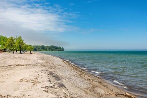 Sodus Point Home - Walkable to Beach!