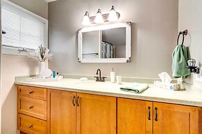 Sodus Point Home - Walkable to Beach!