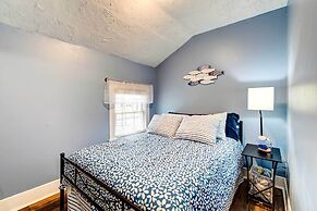 Sodus Point Home - Walkable to Beach!