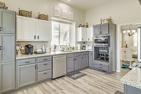 8 Mi to Dtwn Reno: Sparks Escape w/ Fenced Yard