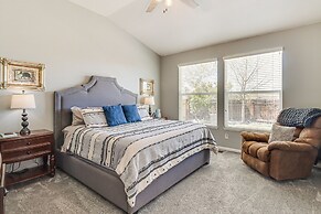 8 Mi to Dtwn Reno: Sparks Escape w/ Fenced Yard