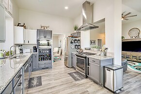 8 Mi to Dtwn Reno: Sparks Escape w/ Fenced Yard