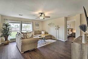 Spacious Houston Home ~ 22 Mi to Downtown!