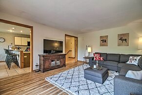 Timber Creek Townhome w/ 2 Decks & Mtn Views!