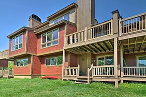 Timber Creek Townhome w/ 2 Decks & Mtn Views!