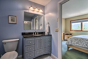 Timber Creek Townhome w/ 2 Decks & Mtn Views!