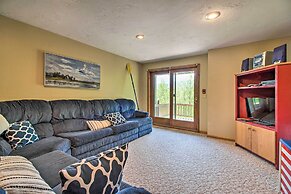 Timber Creek Townhome w/ 2 Decks & Mtn Views!