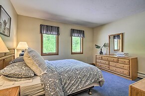 Timber Creek Townhome w/ 2 Decks & Mtn Views!