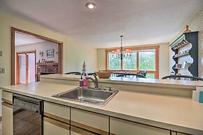 Timber Creek Townhome w/ 2 Decks & Mtn Views!