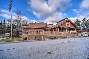 Timber Creek Townhome w/ 2 Decks & Mtn Views!