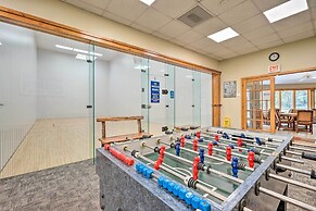 Timber Creek Townhome w/ 2 Decks & Mtn Views!