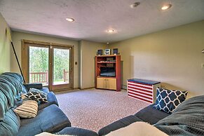Timber Creek Townhome w/ 2 Decks & Mtn Views!