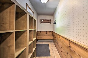 Timber Creek Townhome w/ 2 Decks & Mtn Views!