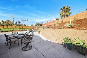 Sunny Vista Vacation Rental Home: 12 Mi to Beach!