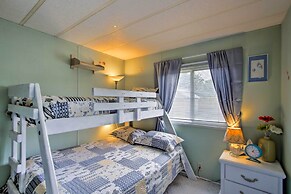 'the Little Orca's'- Short Walk to the Beach!