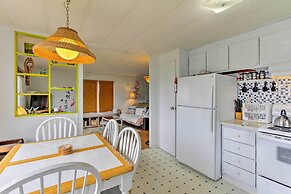 'the Little Orca's'- Short Walk to the Beach!