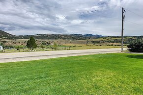 Tranquil Indigo Getaway < 3 Mi to Hot Pools!