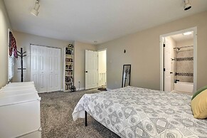 Tree-lined Durham Townhome: Close to Parks!