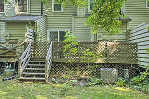 Tree-lined Durham Townhome: Close to Parks!