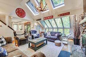 Vermont Mountain Retreat: The Antler House