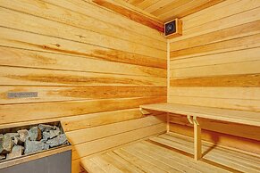 Vermont Mountain Retreat: The Antler House