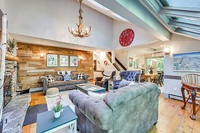 Vermont Mountain Retreat: The Antler House