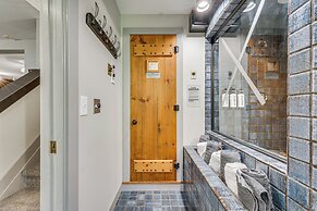 Vermont Mountain Retreat: The Antler House