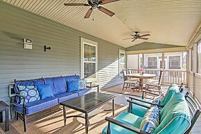 Vibrant Home in Ocean View w/ Screen Porch