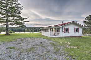 Waterfront Dunlap Cottage: Large Yard + Views