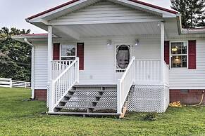 Waterfront Dunlap Cottage: Large Yard + Views