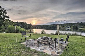 Waterfront Dunlap Cottage: Large Yard + Views